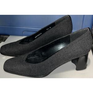 Stuart Weitzman Grey Fabric Rounded Square Toe 2” Block Heel Size 5.5 US